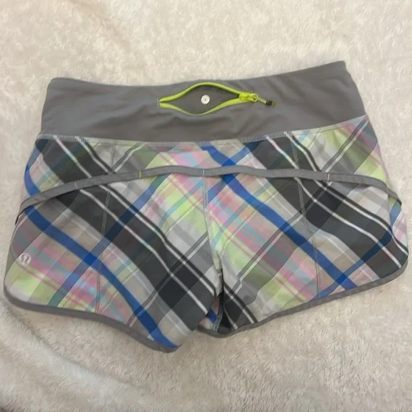 EUC Lululemon Women Size 4 Rad Plaid Tracker Speed Shorts II